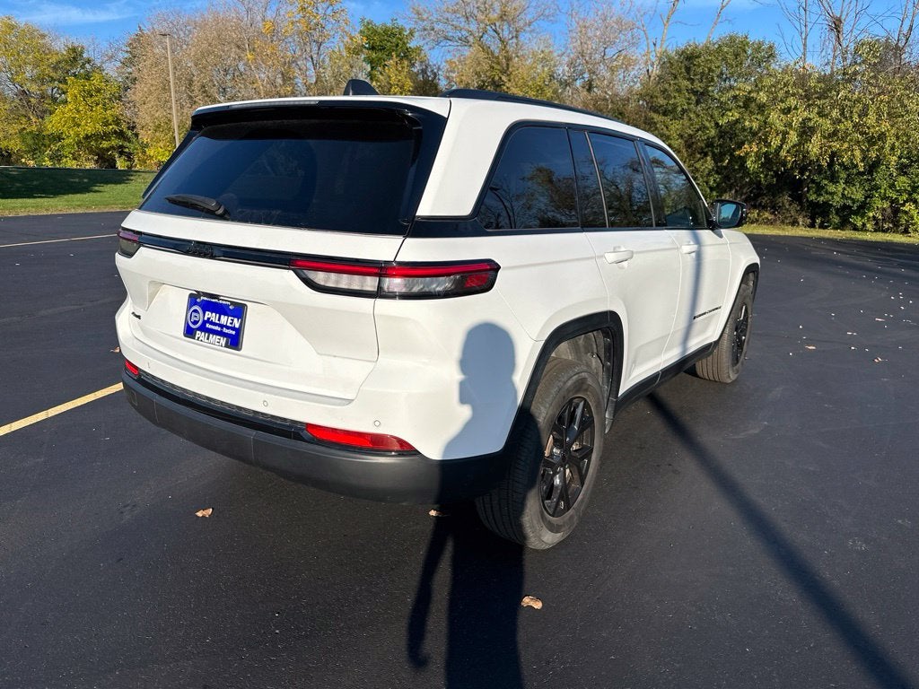 2025 Jeep Grand Cherokee Laredo