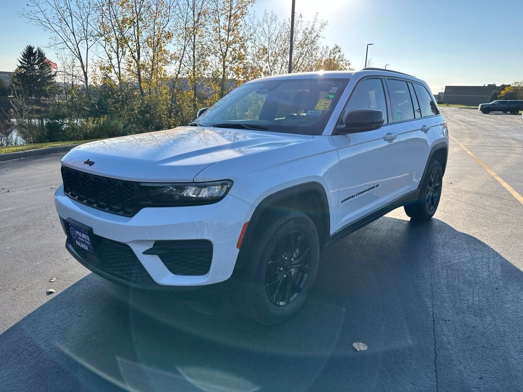2025 Jeep Grand Cherokee Laredo