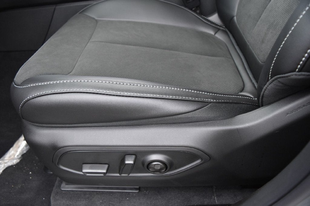 2027 Jeep Grand Cherokee Altitude