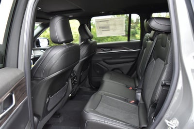 2027 Jeep Grand Cherokee Altitude