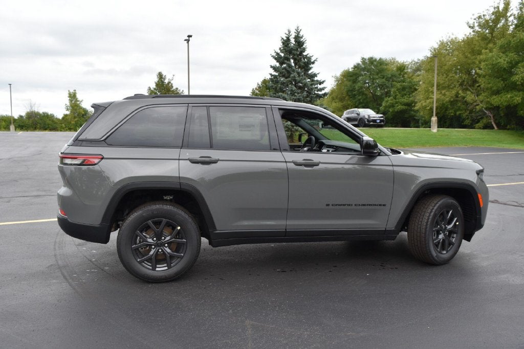 2027 Jeep Grand Cherokee Altitude