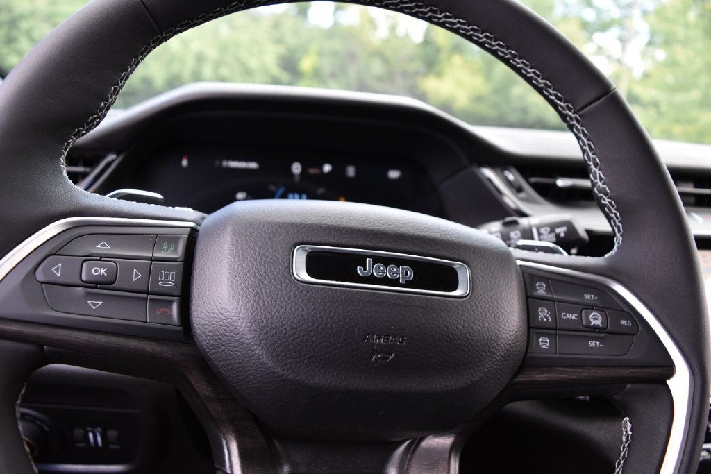 2027 Jeep Grand Cherokee Altitude