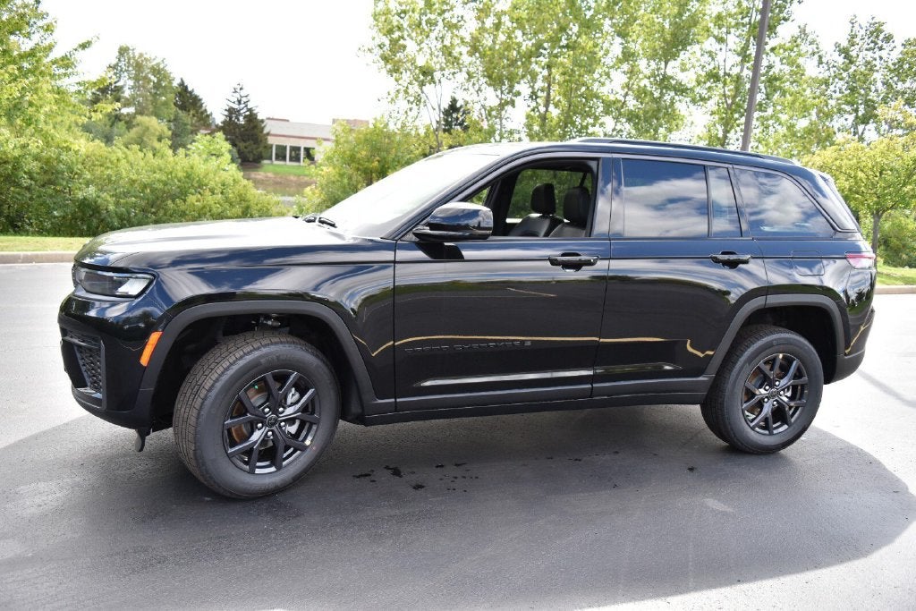 2027 Jeep Grand Cherokee Altitude