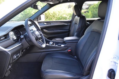 2027 Jeep Grand Cherokee Altitude