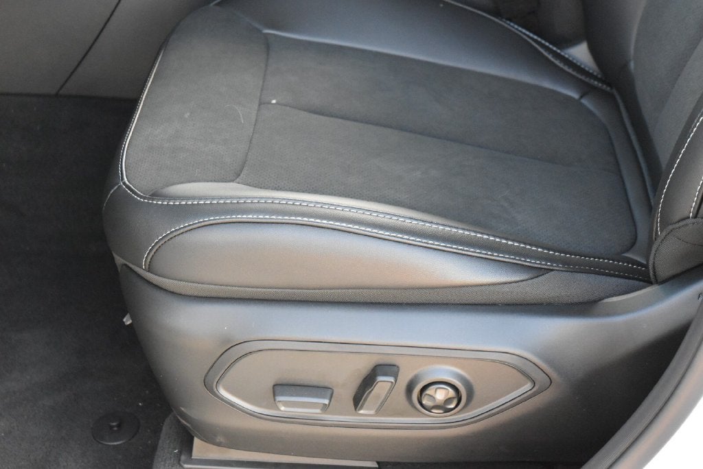 2027 Jeep Grand Cherokee Altitude
