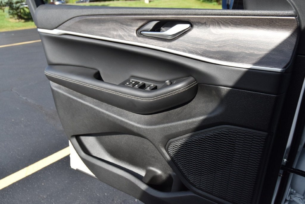 2027 Jeep Grand Cherokee Altitude