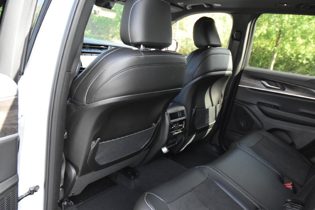 2027 Jeep Grand Cherokee Altitude