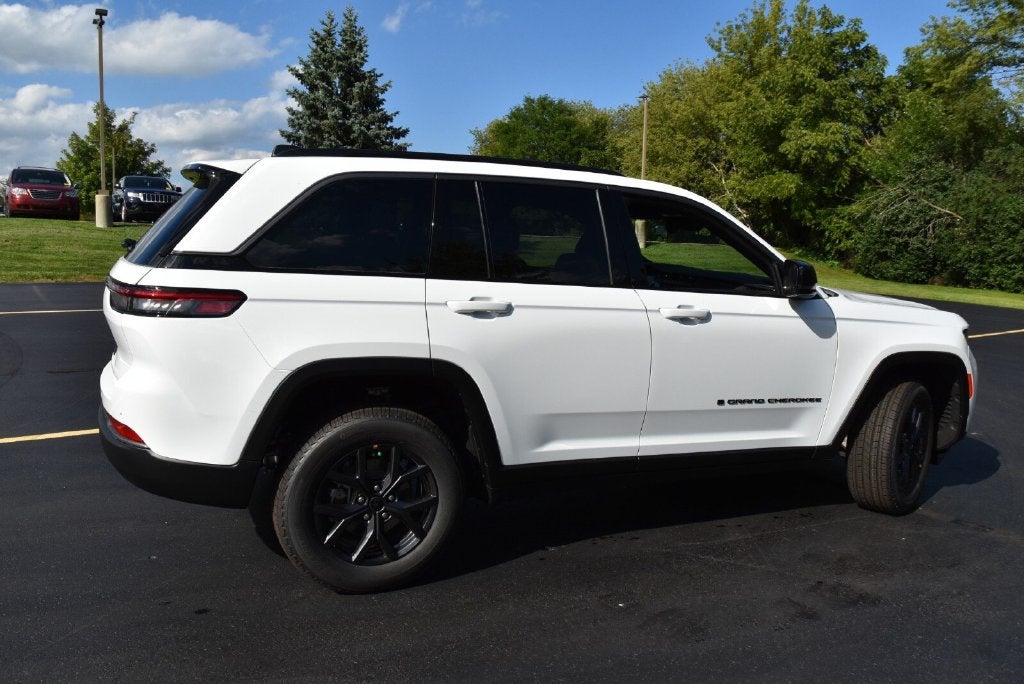 2027 Jeep Grand Cherokee Altitude