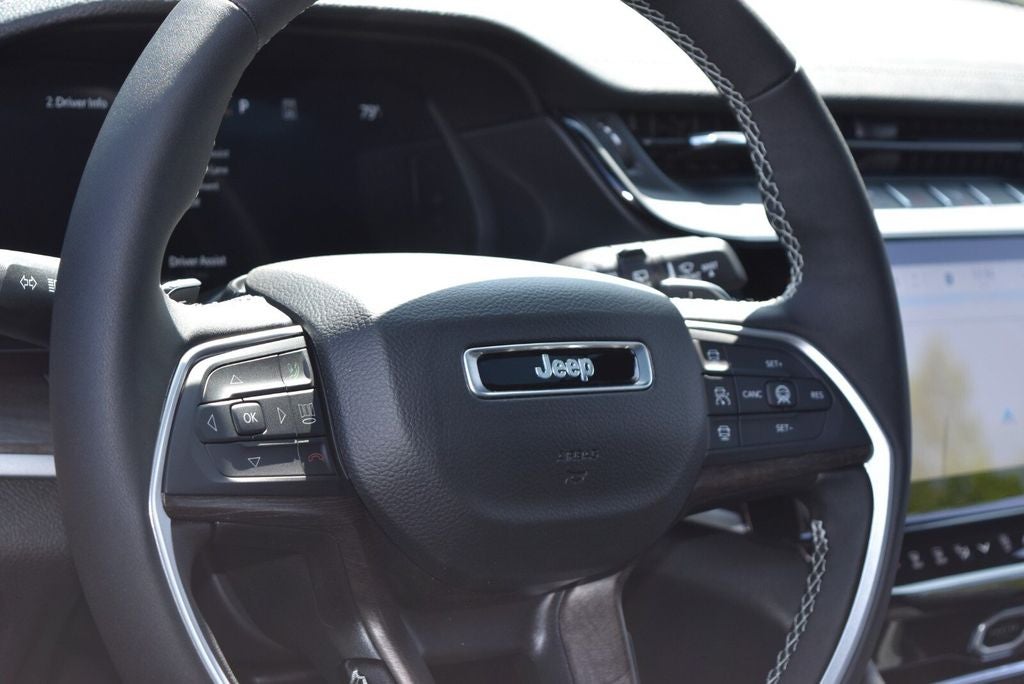 2026 Jeep Grand Cherokee Laredo Altitude