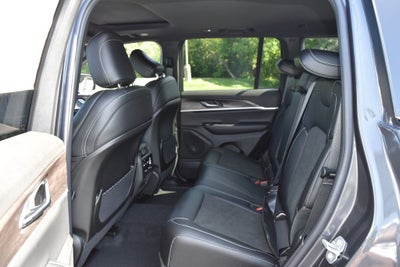 2026 Jeep Grand Cherokee Laredo Altitude