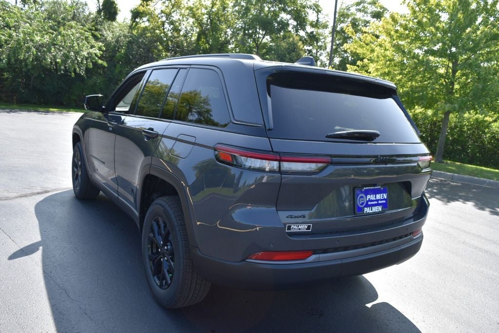 2026 Jeep Grand Cherokee Laredo Altitude