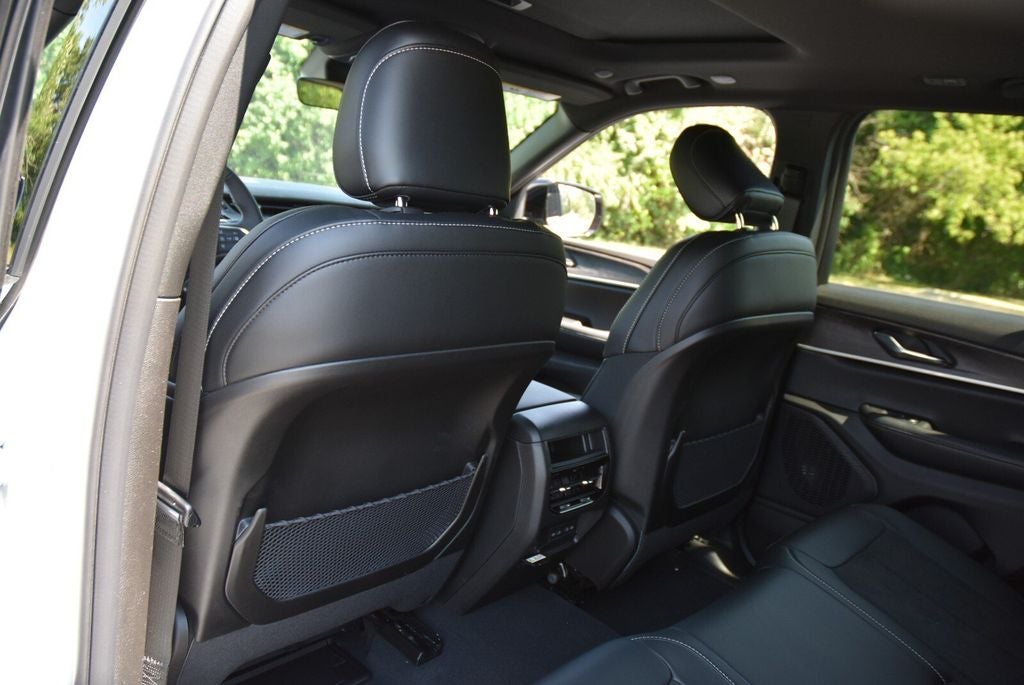 2026 Jeep Grand Cherokee Altitude