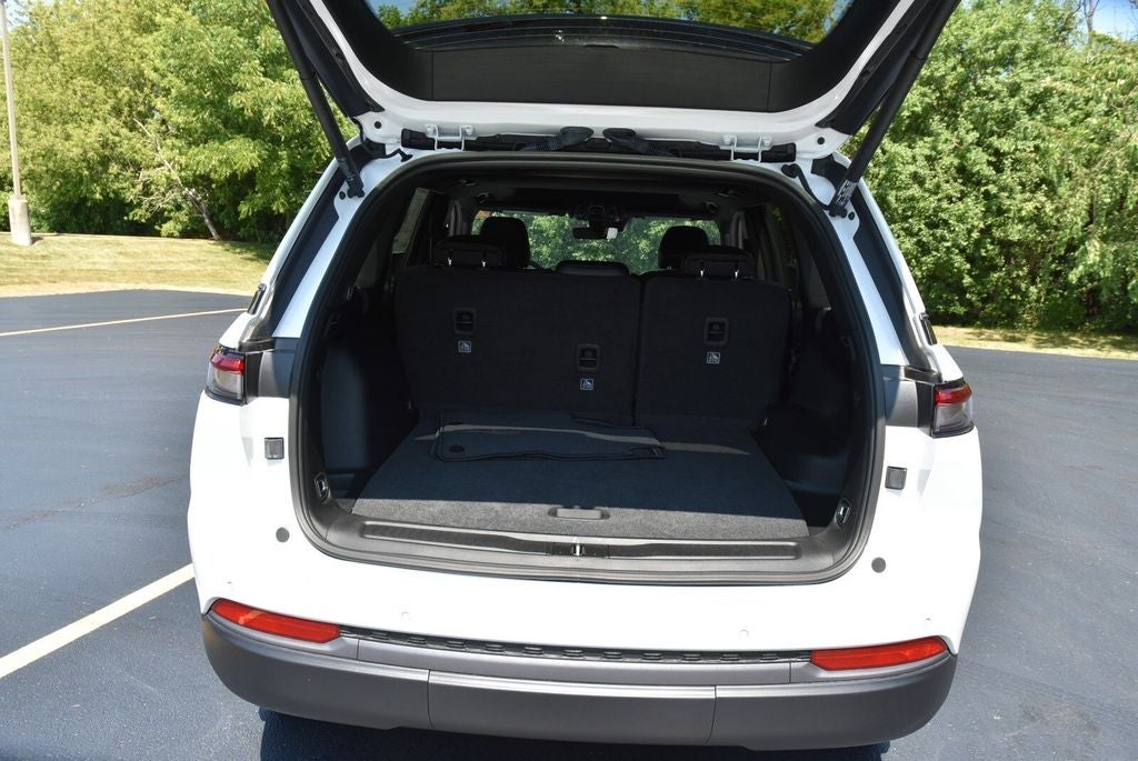 2026 Jeep Grand Cherokee Altitude