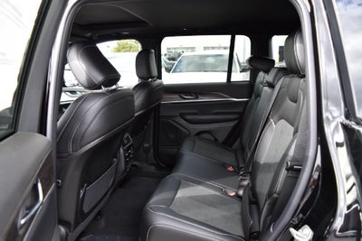 2027 Jeep Grand Cherokee Altitude