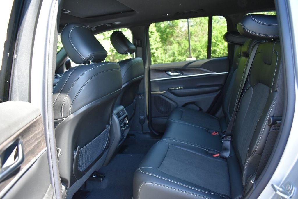 2026 Jeep Grand Cherokee Altitude