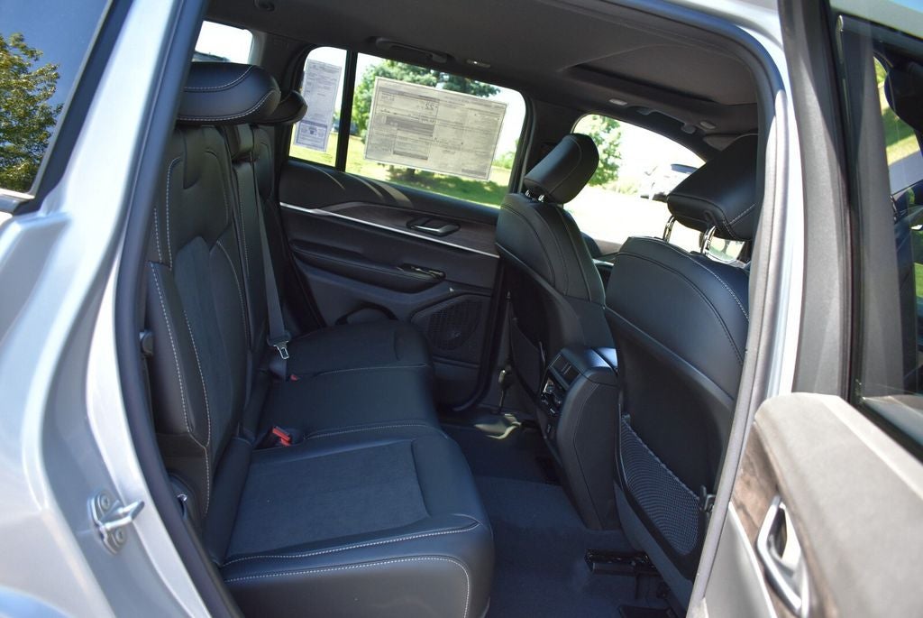 2026 Jeep Grand Cherokee Altitude