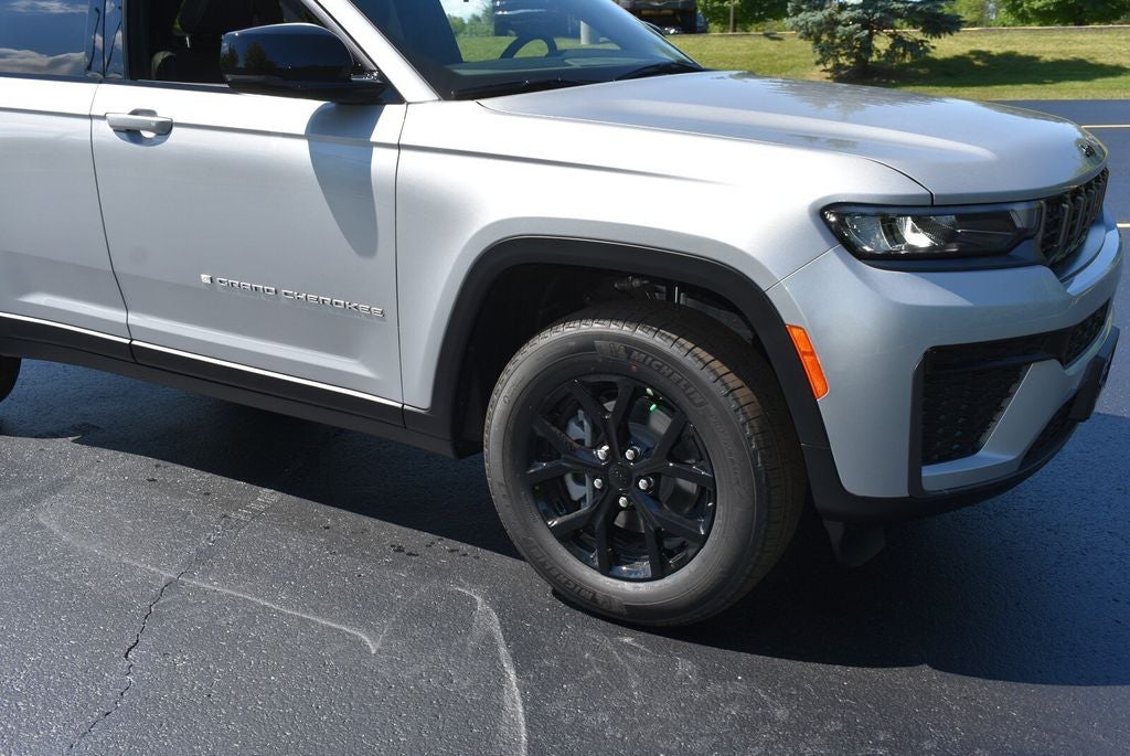 2026 Jeep Grand Cherokee Altitude