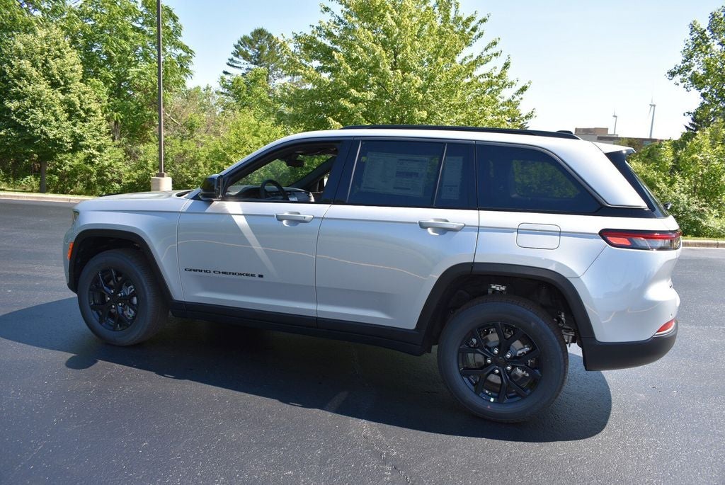 2026 Jeep Grand Cherokee Altitude