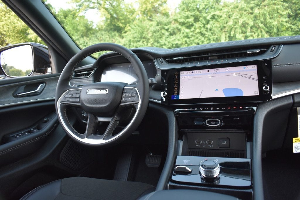 2026 Jeep Grand Cherokee Altitude