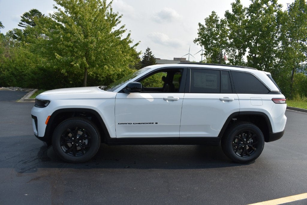 2026 Jeep Grand Cherokee Altitude