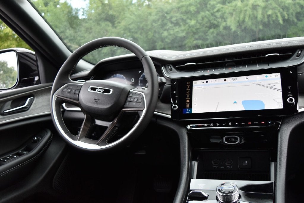 2027 Jeep Grand Cherokee Altitude