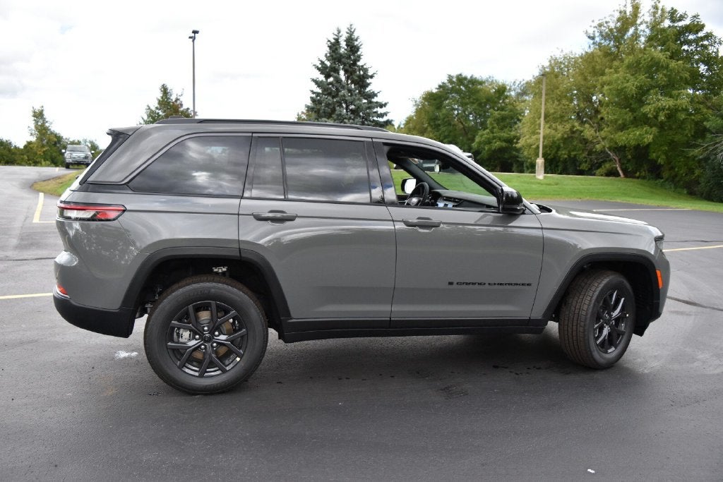 2027 Jeep Grand Cherokee Altitude