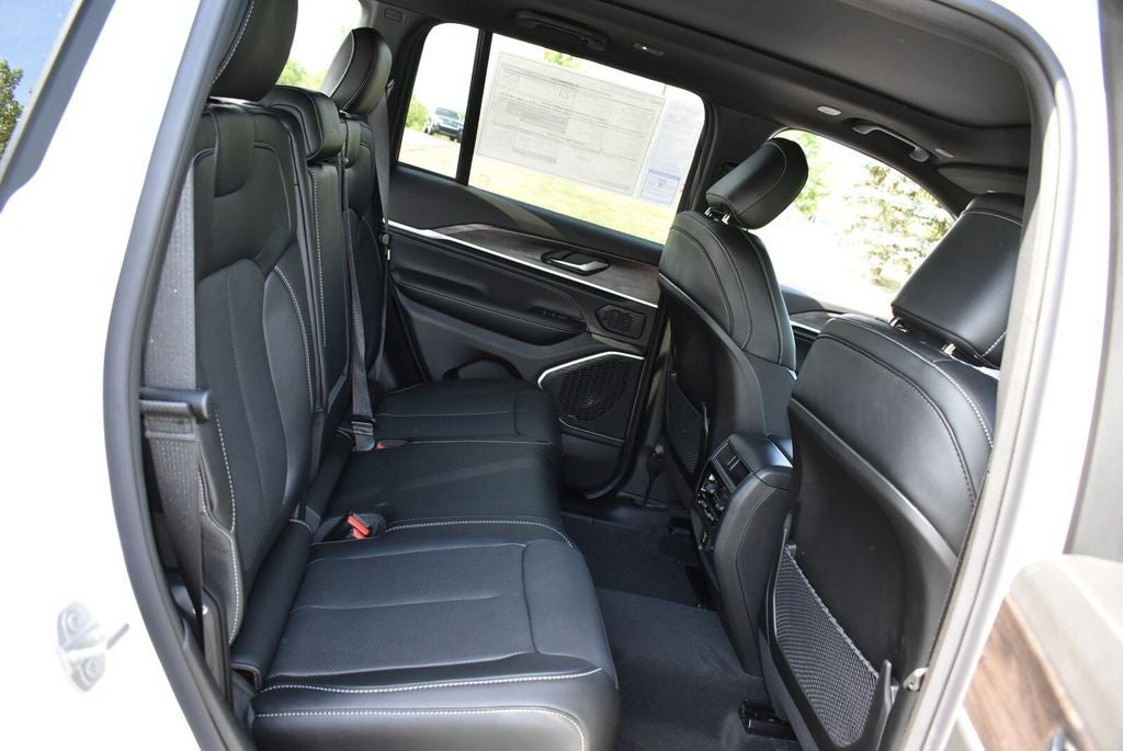 2026 Jeep Grand Cherokee Limited Reserve