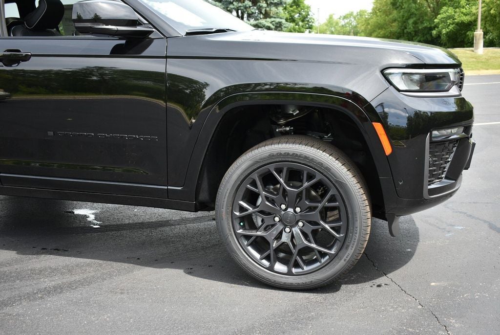 2026 Jeep Grand Cherokee Summit