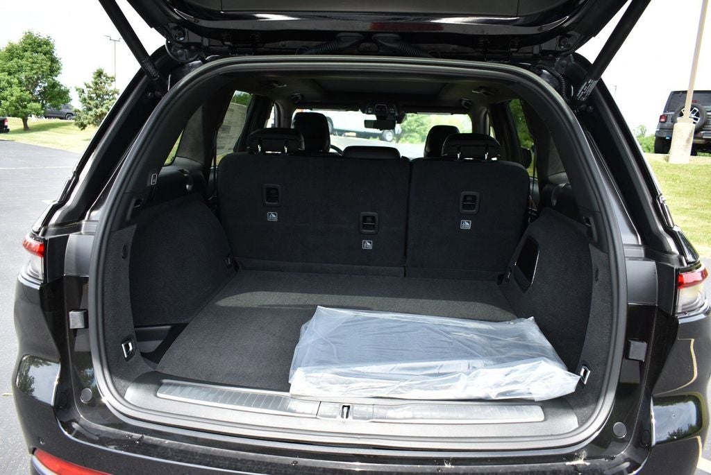 2026 Jeep Grand Cherokee Summit