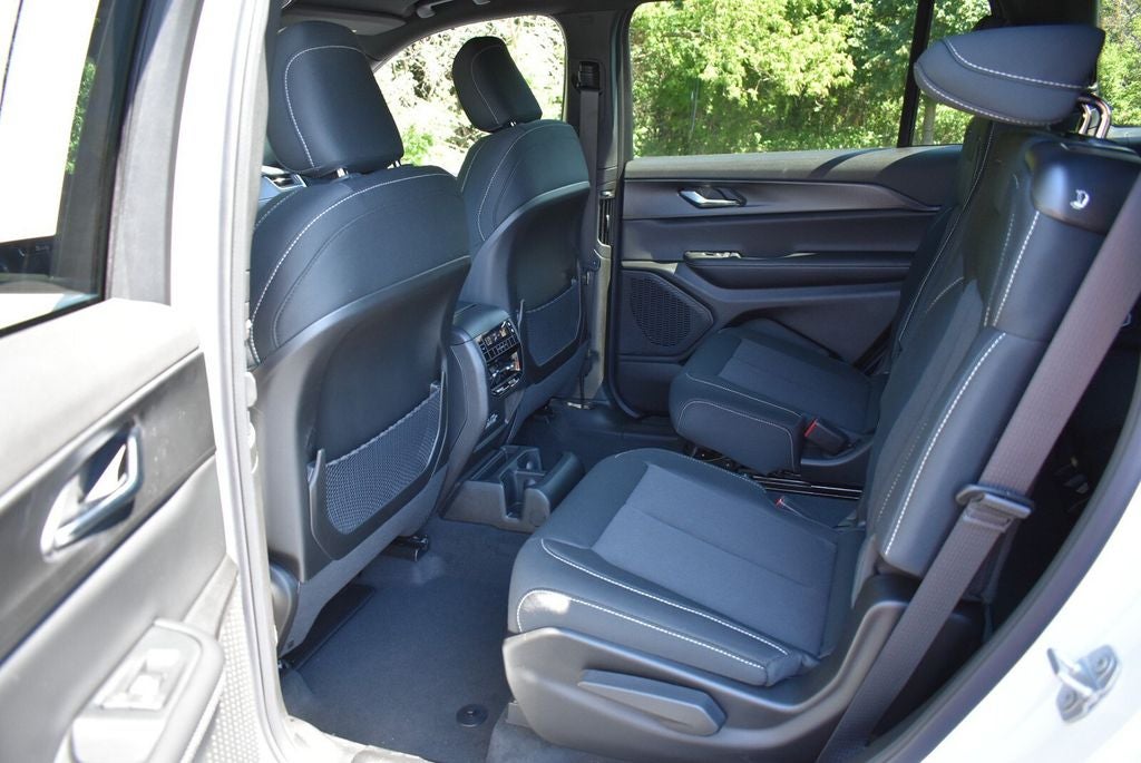 2026 Jeep Grand Cherokee L Laredo