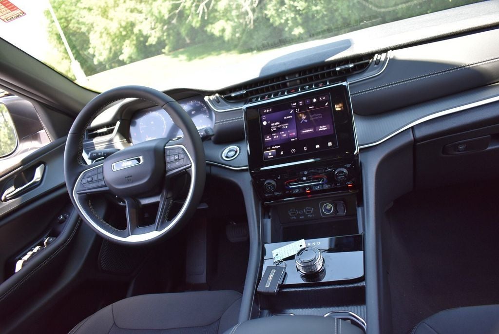 2026 Jeep Grand Cherokee L Laredo