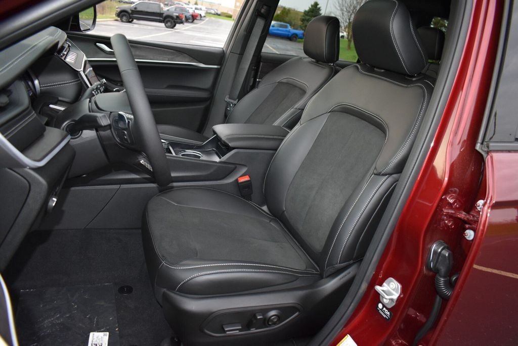 2026 Jeep Grand Cherokee L Altitude