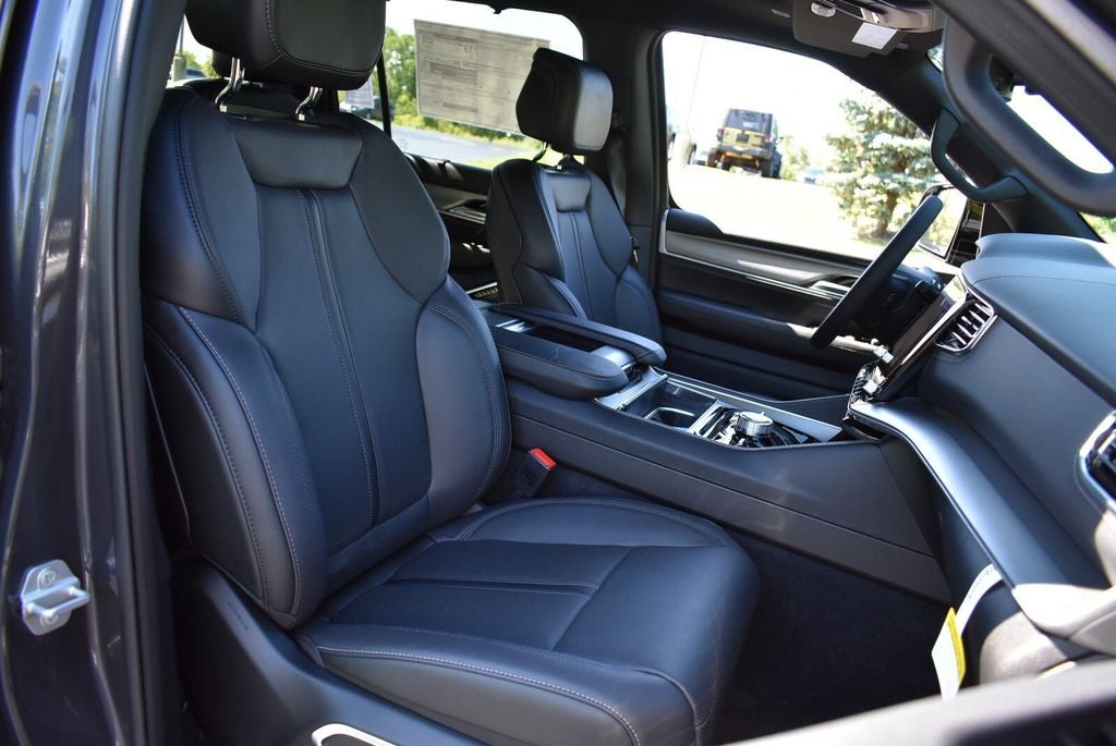 2026 Jeep Grand Wagoneer Limited Reserve