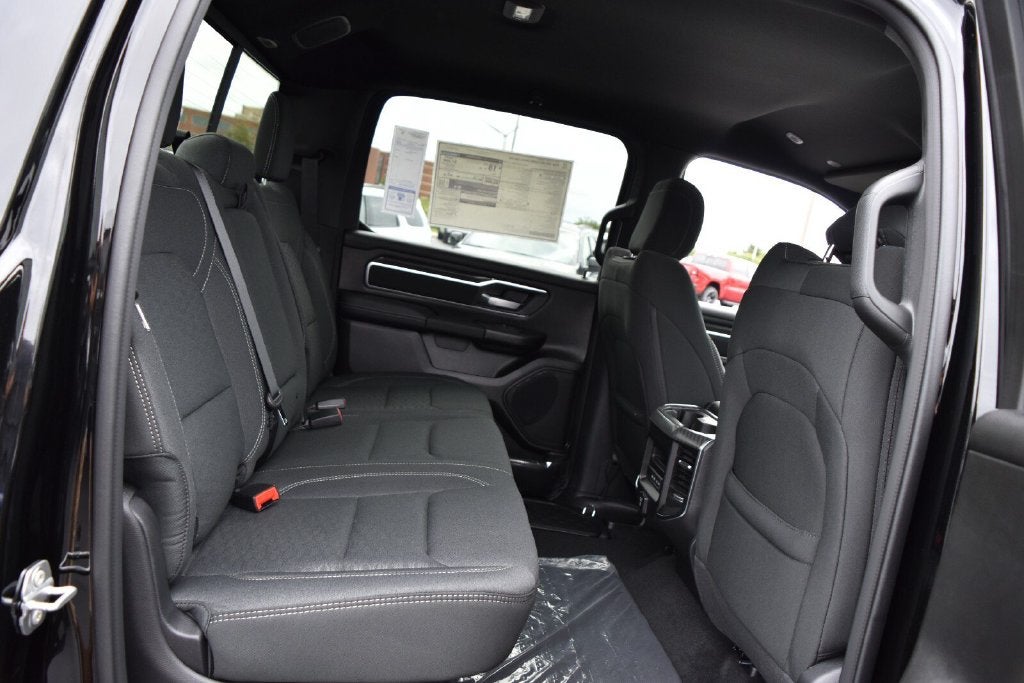 2027 RAM 1500 Big Horn/Lone Star