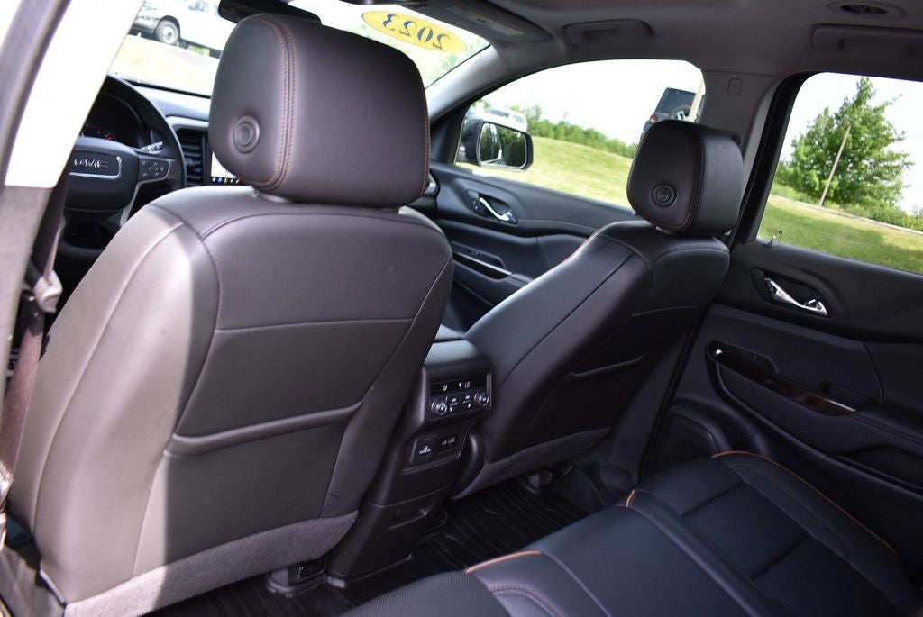 2023 GMC Acadia AT4