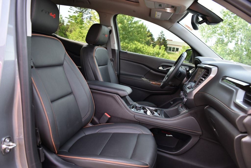 2023 GMC Acadia AT4