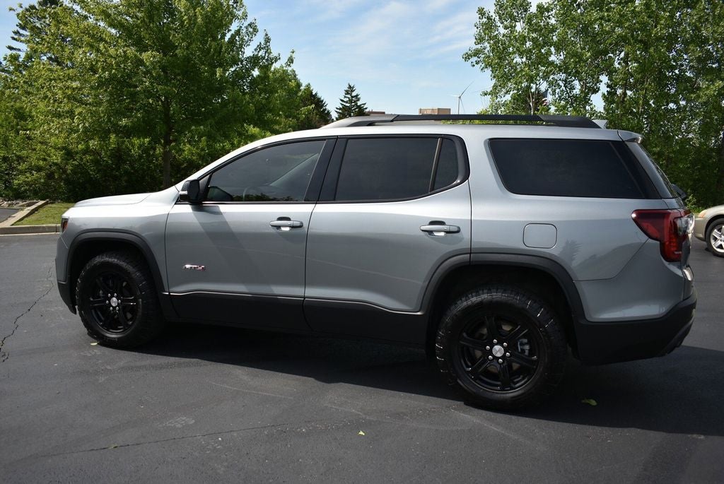 2023 GMC Acadia AT4