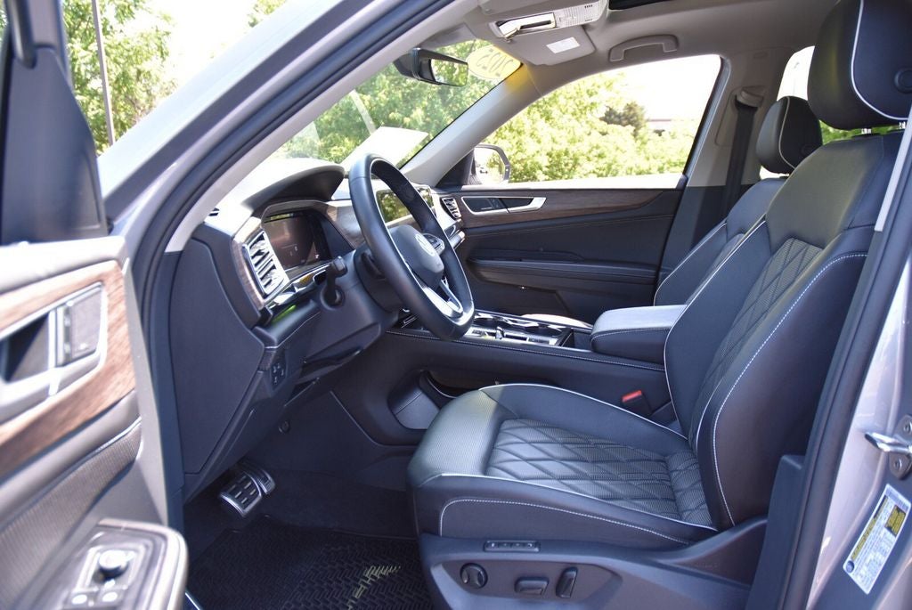 2025 Volkswagen Atlas 2.0T SEL Premium R-Line