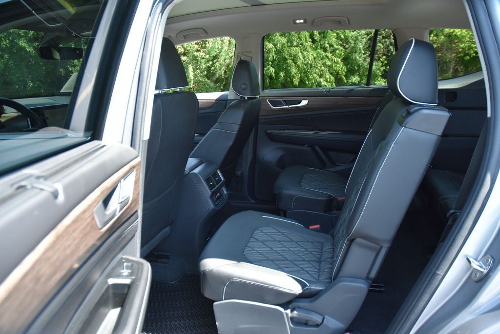 2025 Volkswagen Atlas 2.0T SEL Premium R-Line