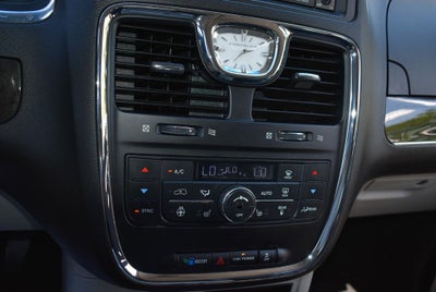 2015 Chrysler Town & Country Touring