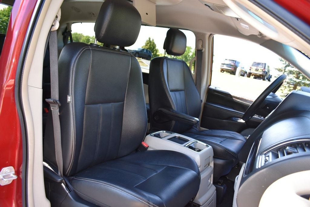 2015 Chrysler Town & Country Touring