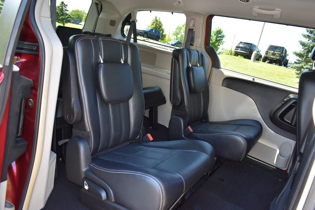 2015 Chrysler Town & Country Touring