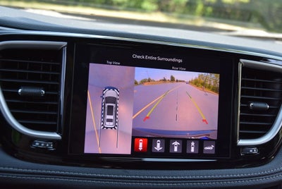 2027 Chrysler Pacifica Select