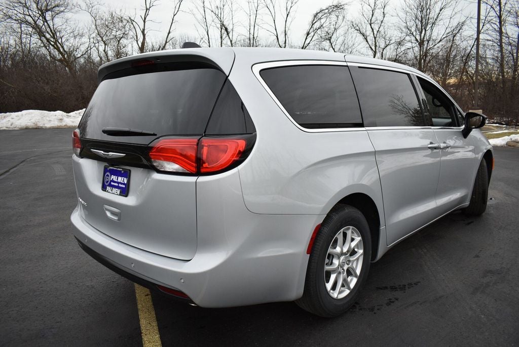 2026 Chrysler Voyager LX