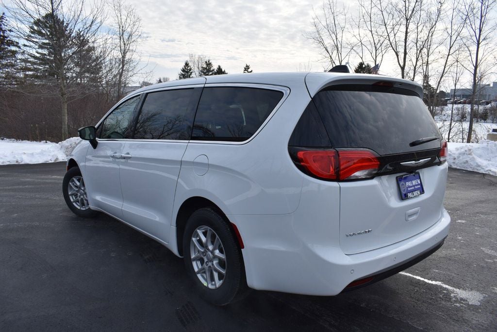 2026 Chrysler Voyager LX