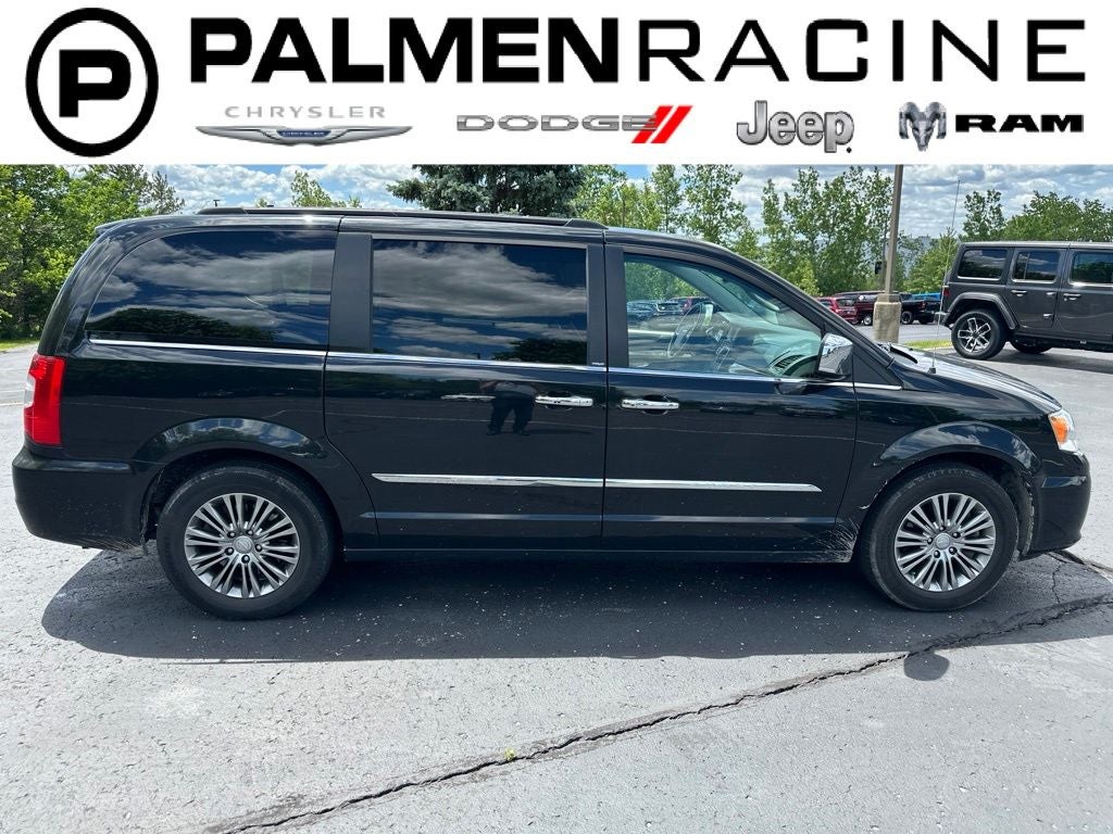 2014 Chrysler Town & Country Touring-L