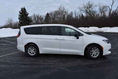 2026 Chrysler Voyager LX