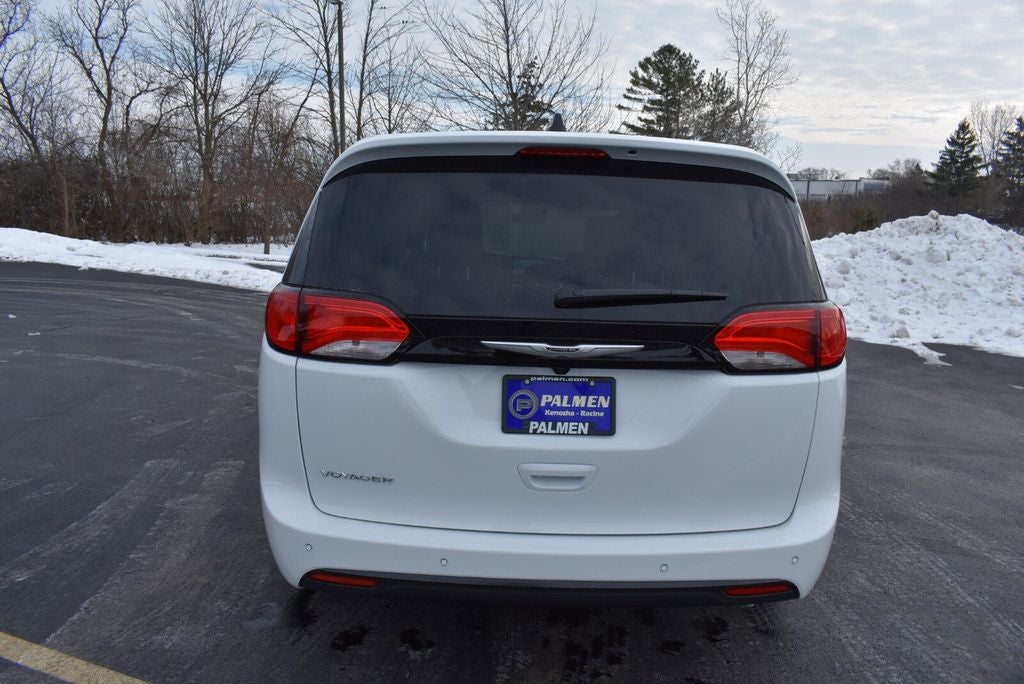 2026 Chrysler Voyager LX