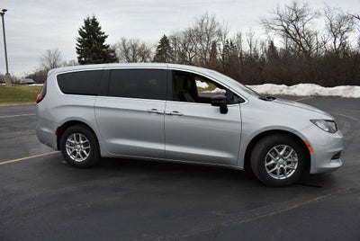 2026 Chrysler Voyager LX