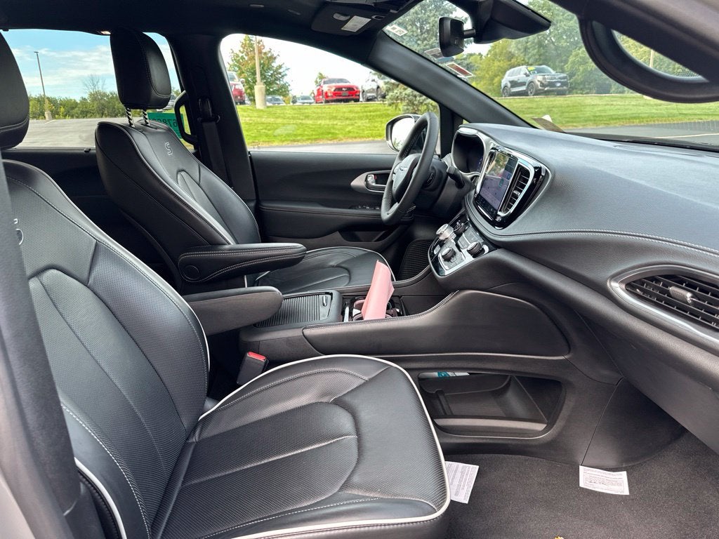 2025 Chrysler Pacifica Limited